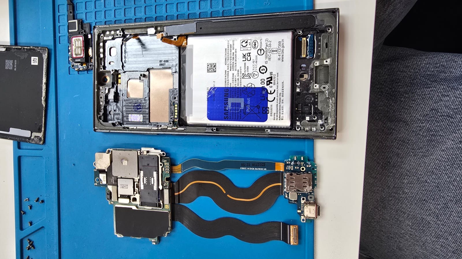 Samsung Galaxy screen replacement on the Phone Studio bench in Courtice