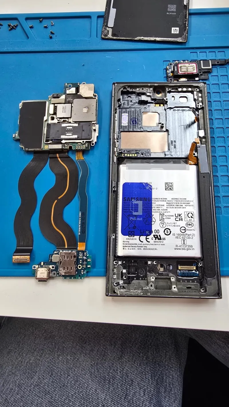 Samsung Galaxy screen replacement on the Phone Studio bench in Courtice